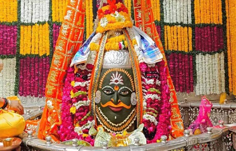 उज्जैन का महाकाल मंदिर अब और सख्त: विशेष दर्शन पर पुजारियों की अनुमति रद्द