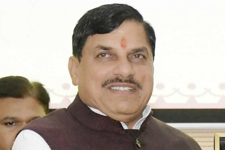 बिहार विधानसभा चुनाव में कूदे सीएम मोहन, आज करेंगे जनसंपर्क और रैलियां