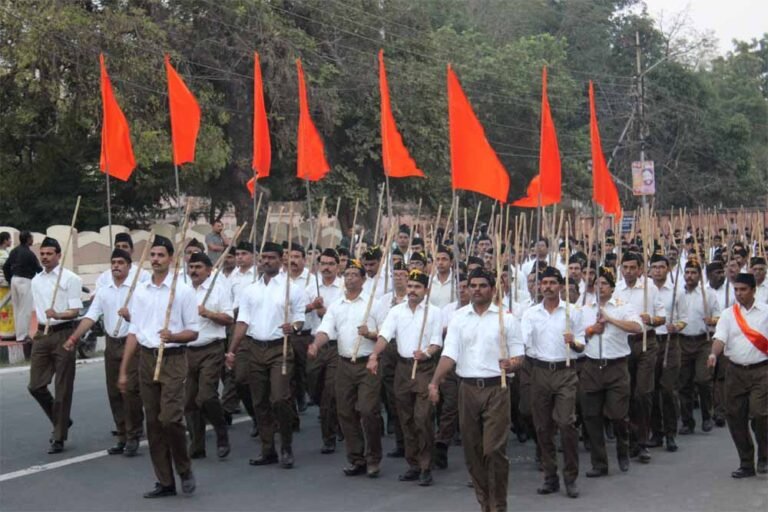 RSS पर शिकंजा कसने की तैयारी, कर्नाटक कैबिनेट ने शैक्षणिक संस्थानों में गतिविधियों पर लगाया प्रतिबंध