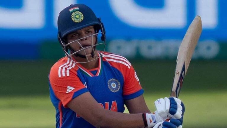 टीम इंडिया में बड़ा बदलाव: प्रतिका रावल बाहर, शेफाली वर्मा को मिला सुनहरा मौका