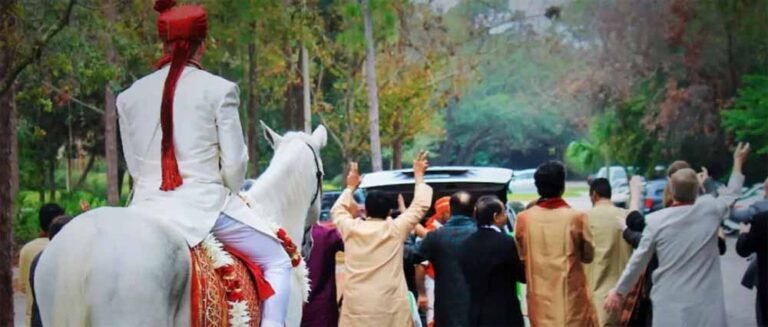 बारात लेकर जा रही बस खाई में गिरी, शादी का जश्न बदल गया हादसे में