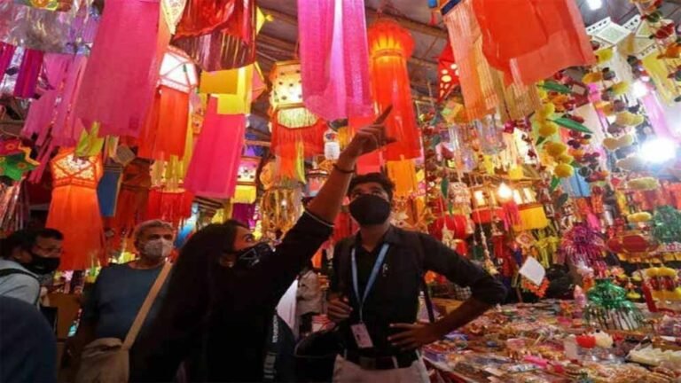 आज का शुभ संयोग: पुष्य नक्षत्र में खुले भाग्य के द्वार, जानें क्या खरीदने से मिलेगा अपार धन