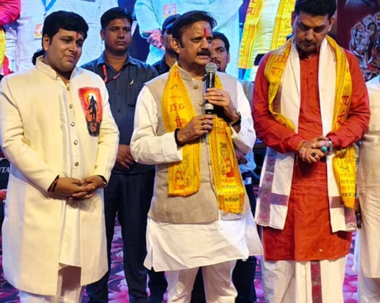 भरत मिलाप कार्यक्रम में शामिल हुए उप मुख्यमंत्री शुक्ल