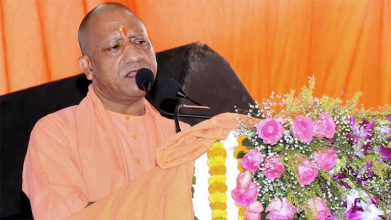 गरीब परिवारों का घर का सपना हुआ साकार, सीएम योगी ने गोरखपुर में दीपावली से पहले दिया खास तोहफा