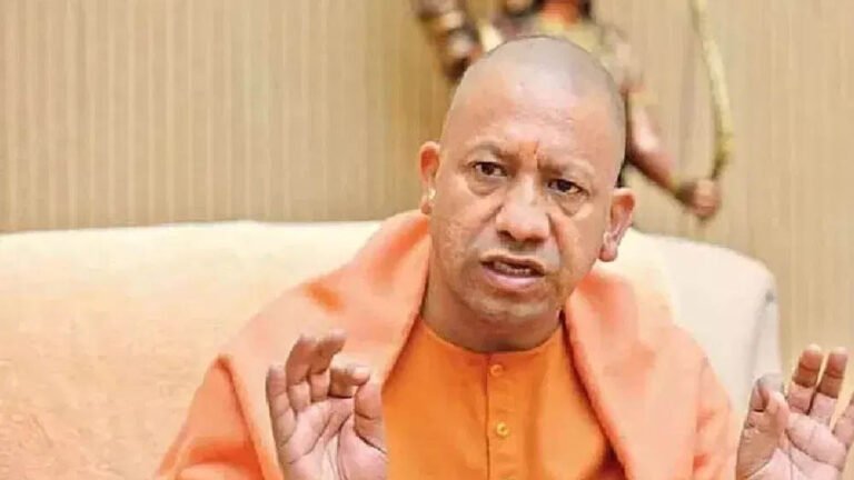 लखनऊ में आयोजित दीपावली कार्यकर्ता परिवार मिलन समारोह को सीएम योगी किया संबोधित