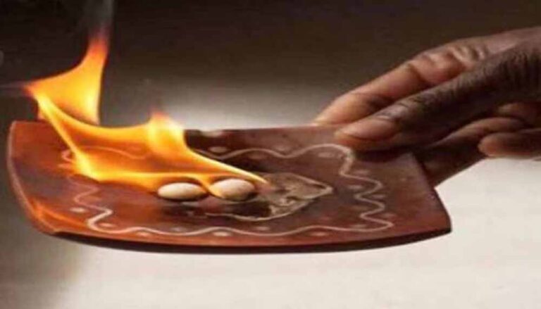 नजर उतारने का आसान तरीका: कपूर करेगा तुरंत असर