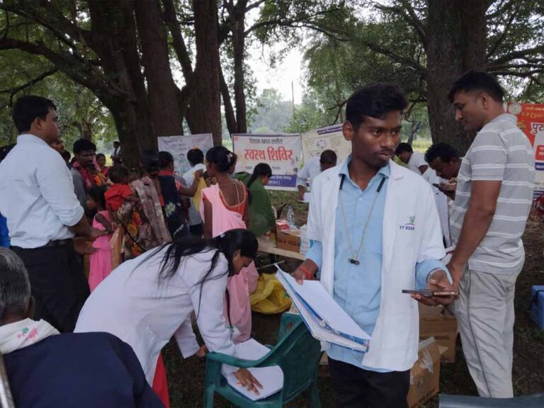 विकास की नई राह: बीजापुर के माओवाद प्रभावित गांवों में पहली बार लगा मेगा हेल्थ कैंप