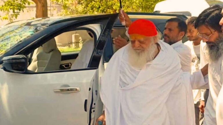 जेल से बाहर आएंगे आसाराम? कोर्ट ने स्वास्थ्य कारणों पर दी अंतरिम जमानत