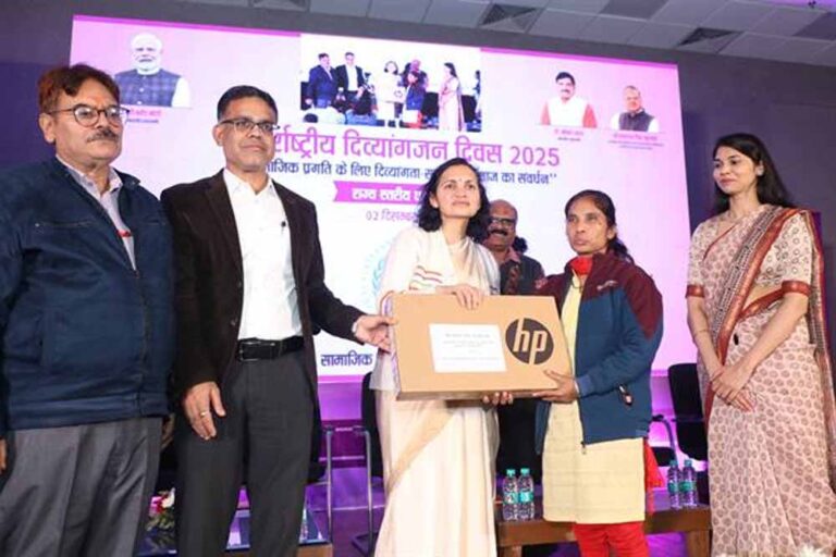 दिव्यांगजन को दया नहीं, समान अवसर की आवश्यकता है : प्रमुख सचिव वायंगणकर