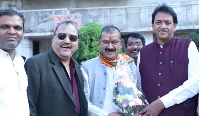 चंद्रहास चंद्राकर के जन्मदिन पर बधाई देने उमड़े पदाधिकारी और कार्यकर्ता, अशोक वाटिका में कार्यक्रम