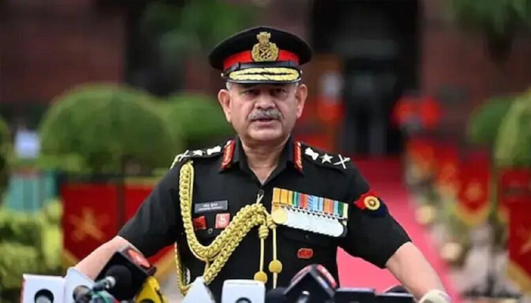 आर्मी चीफ की हुंकार: PAK के 8 कैंपों पर सेना की नजर, संदिग्ध गतिविधियों पर तुरंत एक्शन होगा