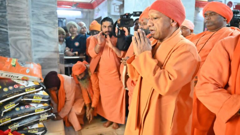 शिवावतार महायोगी से मुख्यमंत्री ने की नागरिकों के सुखमय जीवन की मंगलकामना