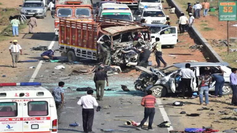 मध्य प्रदेश में बरेला सड़क हादसा, मजदूरों की मौत, मुआवजे की घोषणा से परिवारों को राहत