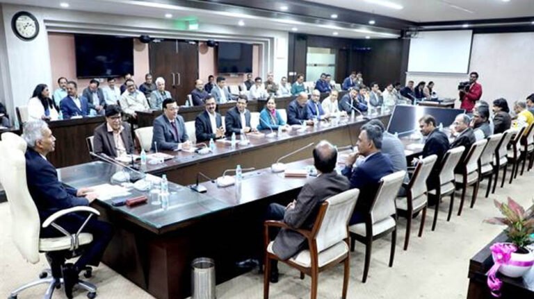 मुख्य सचिव जैन का संदेश: “ईज ऑफ लिविंग” और “ईज ऑफ डूईंग बिजनेस” से प्रदेश को बनाएं अग्रणी