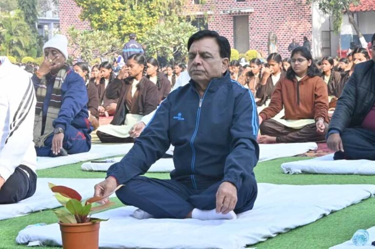 योग शारीरिक व्यायाम ही नहीं वैज्ञानिक प्रक्रिया भी है : उप मुख्यमंत्री देवड़ा