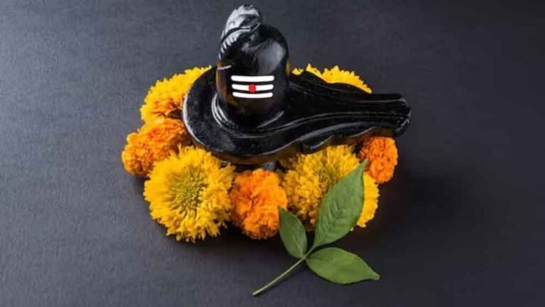 श्रद्धा का प्रतीक बेलपत्र: क्यों महादेव को अति प्रिय है यह पत्ता, क्या है जन्म कथा