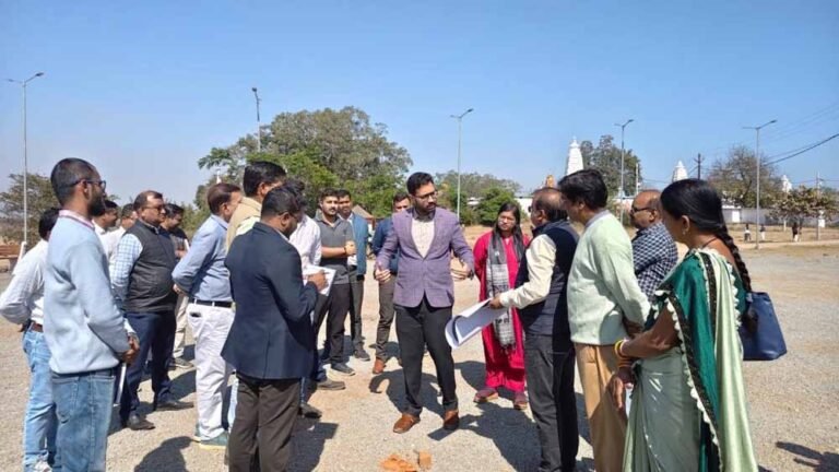 सिरपुर महोत्सव 2026 की धूम: बॉलीवुड और छालीवुड कलाकारों की शानदार प्रस्तुतियां,  कलेक्टर ने व्यवस्थाओं की समीक्षा की