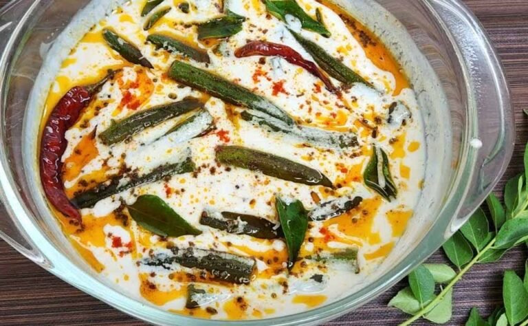 कुछ अलग ट्राय करें—भिंडी रायता, जो बना दे हर निवाला खास