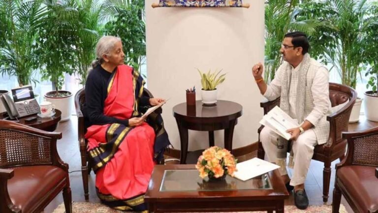 केंद्रीय बजट 2026-27 को लेकर सक्रिय हुए तोखन साहू, वित्त मंत्री से मिलकर रखी छत्तीसगढ़ की बड़ी मांगें