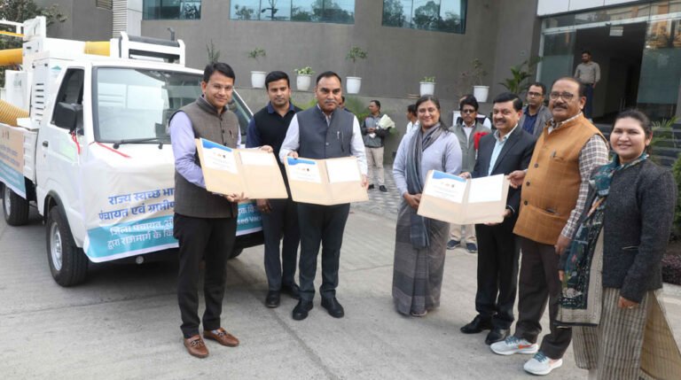भोपाल-देवास राज्य राजमार्ग पर कचरा संग्रहण और प्रबंधन के लिए एमओयू पर हुए हस्ताक्षर