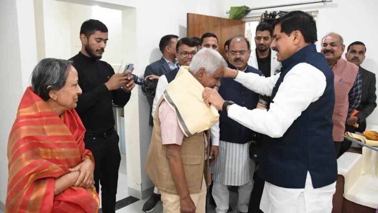 सीएम ने भोपाल में ‘संध्या छाया’ वृद्धाश्रम का लोकार्पण, 327 करोड़ की पेंशन राशि का वितरण
