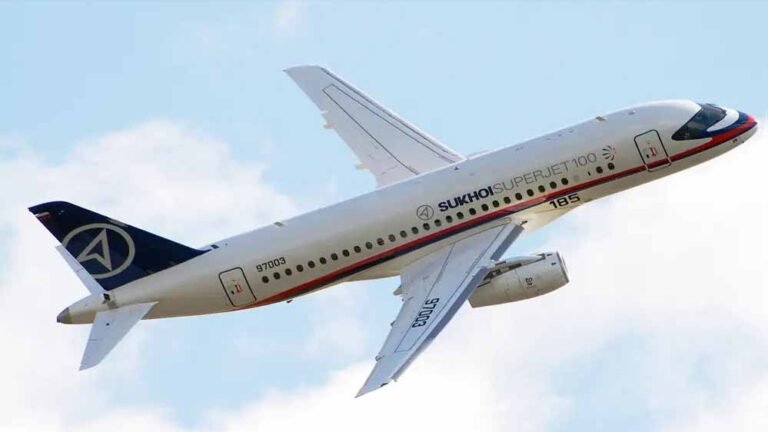 छोटे रनवे का बाहुबली सुपरजेट-100: रूस के साथ समझौते से भारत में बनेगा नया विमान