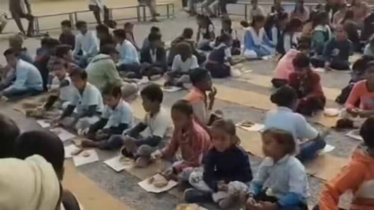 गणतंत्र दिवस पर लापरवाही पड़ी भारी, मैहर स्कूल के प्राचार्य पर कमिश्नर का एक्शन