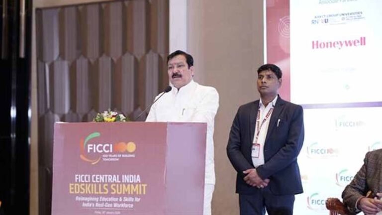 राज्यमंत्री टेटवाल बोले: डिग्री के साथ जरूरी है व्यवहारिक कौशल और कार्य अनुभव