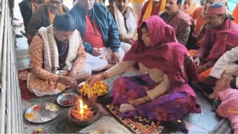 गंगा जल छिड़ककर रानी बेगम ने लिया हिंदू धर्म, बोली- अब महसूस हो रहा पुनर्जन्म