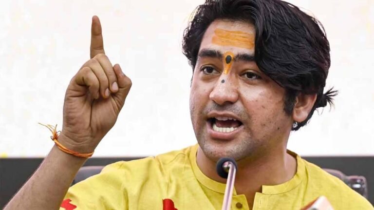 ‘गालियां देने से नहीं बनेगा हिंदू राष्ट्र’, धीरेंद्र शास्त्री का संदेश साफ