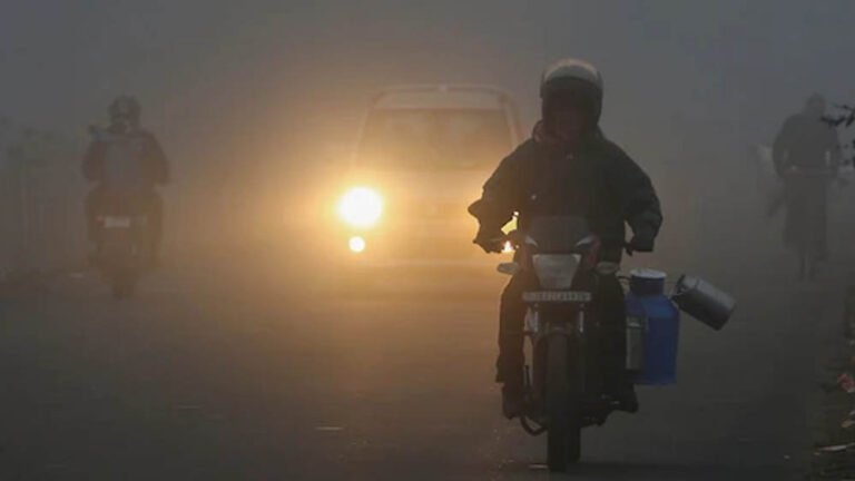 MP में कड़ाके की ठंड और घना कोहरा, ट्रेनें 7 घंटे लेट; शीतलहर के चलते इंदौर, भोपाल-ग्वालियर में बारिश का अनुमान