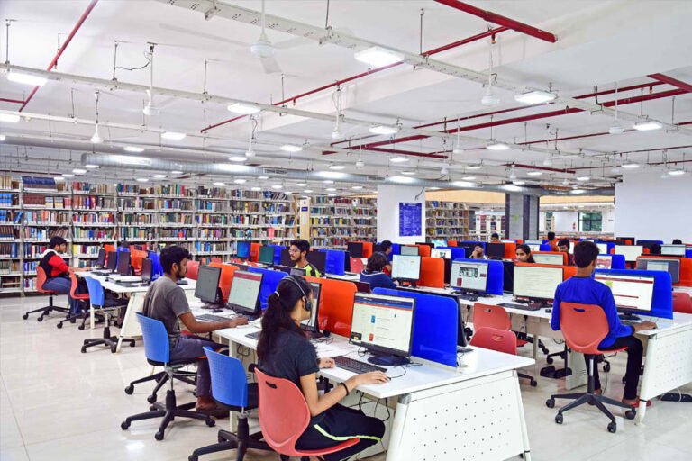 वाई-फाई, एलईडी, कैमरे, आधुनिक फर्नीचर की सुविधा से लेकर वीडियो, ऑडियो लेक्चर और क्विज सब लाइब्रेरी में मिलेगा