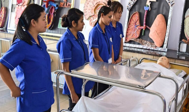 नर्सिंग कॉलेजों में अब महिलाओं को नहीं मिलेगा 100% आरक्षण, पुरुष उम्मीदवारों को 13 जनवरी तक करने होंगे आवेदन