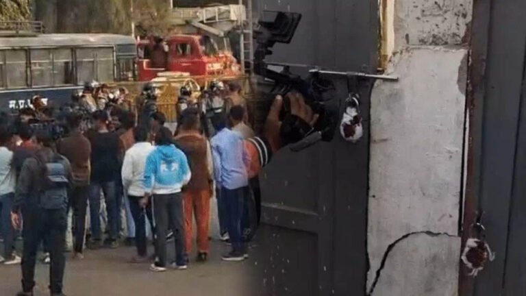 26 टन गोमांस की पुष्टि, हिंदूवादी संगठनों का प्रदर्शन: भोपाल में स्लाटर हाउस सील