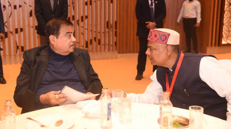 वाहन सुरक्षा और ट्रैफिक नियमों पर जोर कराया जाएगा कड़ाई से पालन – केदार कश्यप