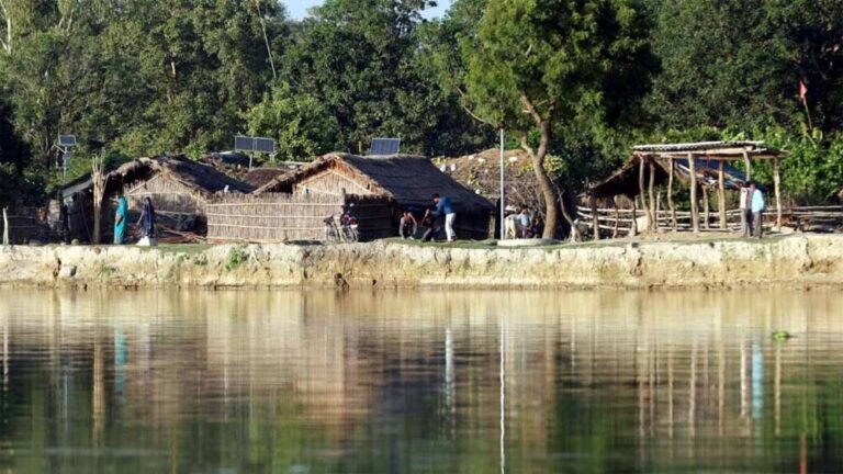 जोखिम से राहत: भरथापुर गांव के विस्थापित परिवारों को मुख्यमंत्री आवास योजना के तहत पक्के घर