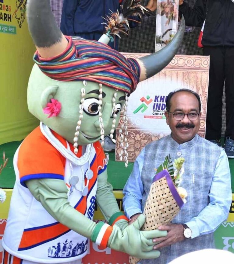 उप मुख्यमंत्री अरुण साव ने खेलो इंडिया नेशनल ट्राइबल गेम्स की मशाल गौरव यात्रा को दिखाई हरी झंडी
