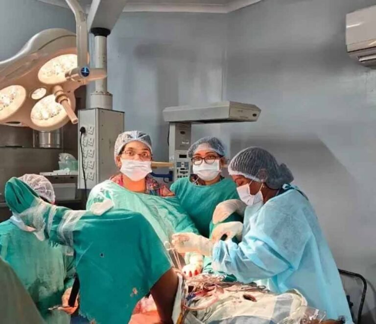 रायगढ़ में महिला के पेट पर बिना चीरा सफल ऑपरेशन