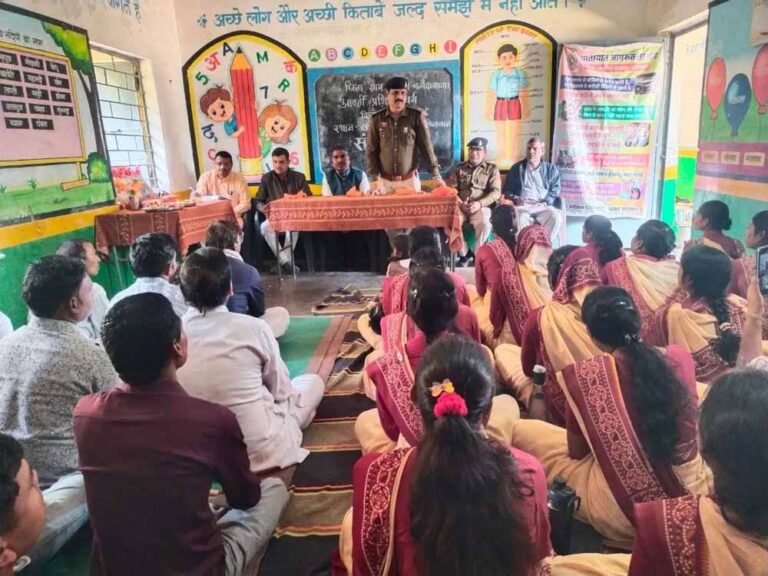 बलौदाबाजार पुलिस ने विशेष ग्राम अभियान में सड़क सुरक्षा-जीवन रक्षा का दिया संदेश