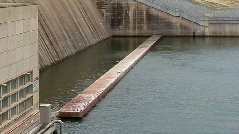 महासमुंद के किसानों को रबी फसल के लिए जलाशय से छोड़ा गया पानी