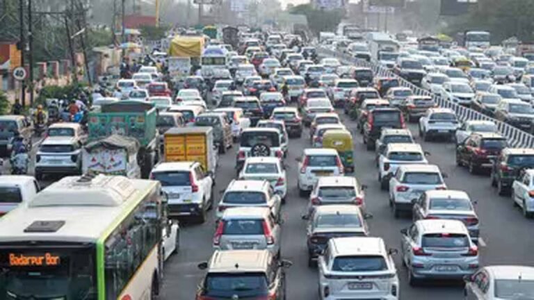 ग्रैप-4 की वजह से दिल्ली-NCR में गाड़ियों पर रोक