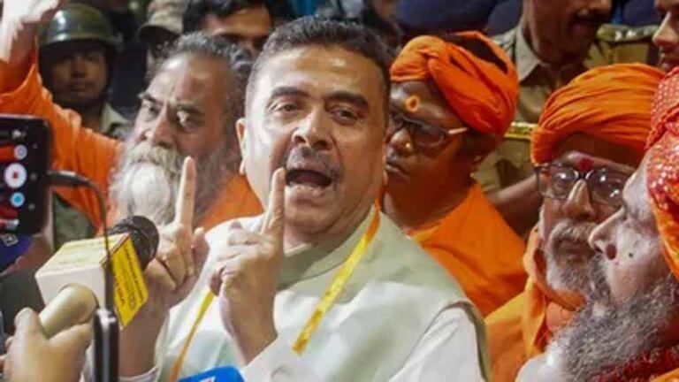 शुभेंदु अधिकारी के काफिले पर हमला कर गाड़ी पर बरसाईं लाठियां