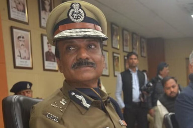डीजीपी ने भारतीय पुलिस सेवा के अधिकारियों को प्रदान की नई रैंक