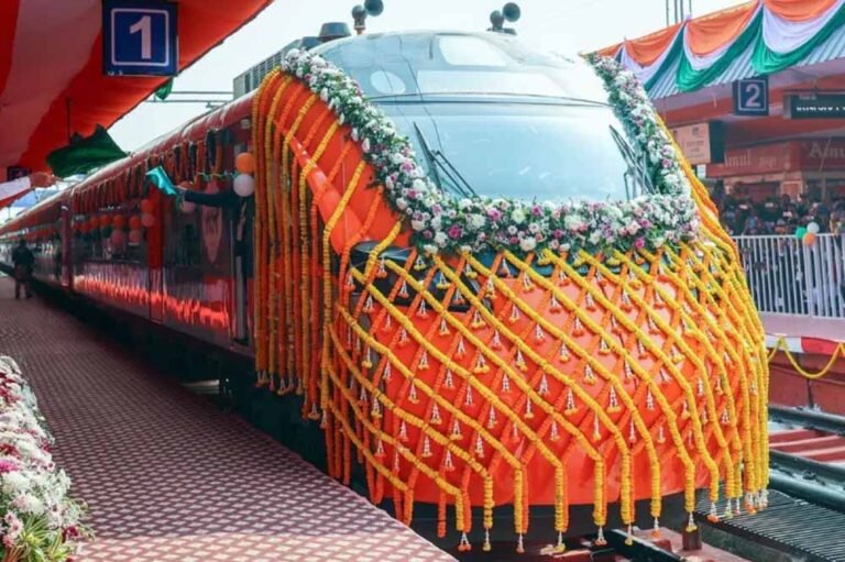 दिल्ली से अहमदाबाद वंदे भारत स्लीपर ट्रेन जल्द की जल्द मिलेगी सौगात