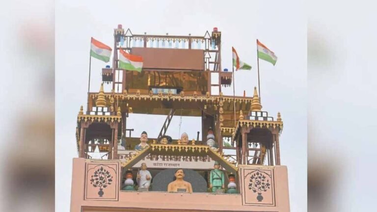 कोटा में PM मोदी, पूर्व CM गहलोत, अमिताभ बच्चन समेत 50 मूर्तियों वाला अनूठा मंदिर