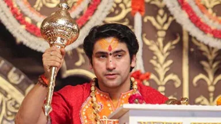 धीरेंद्र शास्त्री बोले- ‘हिंदुओं को चादर चढ़ाते देख पीड़ा होती है’