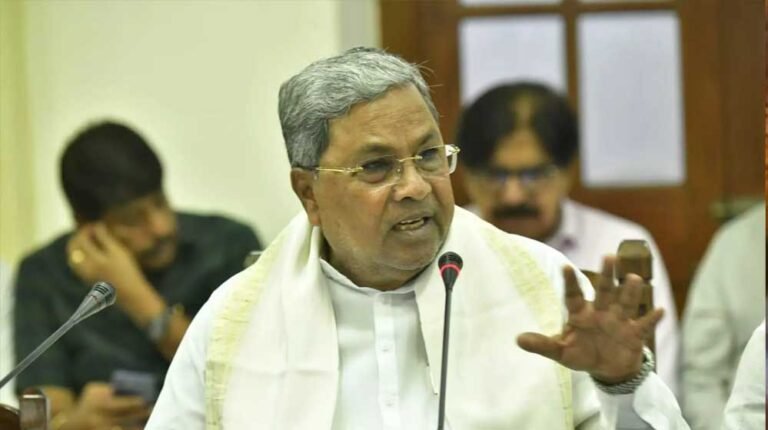 आर-पार के मूड में सिद्धारमैया, कर्नाटक की सियासत में फिर उबाल