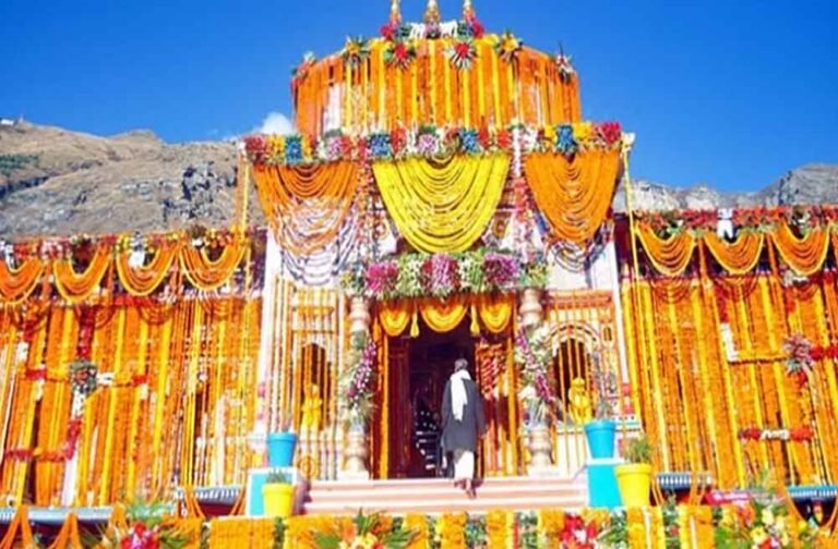 श्रद्धालुओं के लिए खुशखबरी! बदरीनाथ धाम के कपाट खुलने की तारीख तय, राजदरबार में हुआ निर्णय