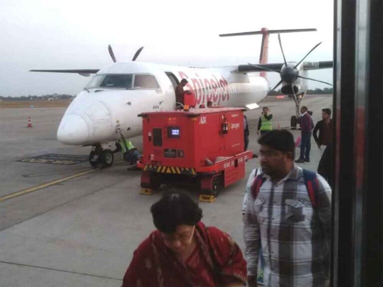 रनवे बना खतरे की वजह: भोपाल एयरपोर्ट पर 2 माह में 12 किलो रबर जमा, विमान सुरक्षा पर सवाल