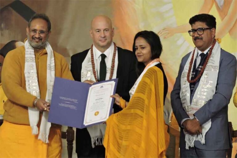 डॉ. चिन्मय पण्ड्या: शिक्षा केवल ज्ञान नहीं, चेतना और समझ का प्रकाश है